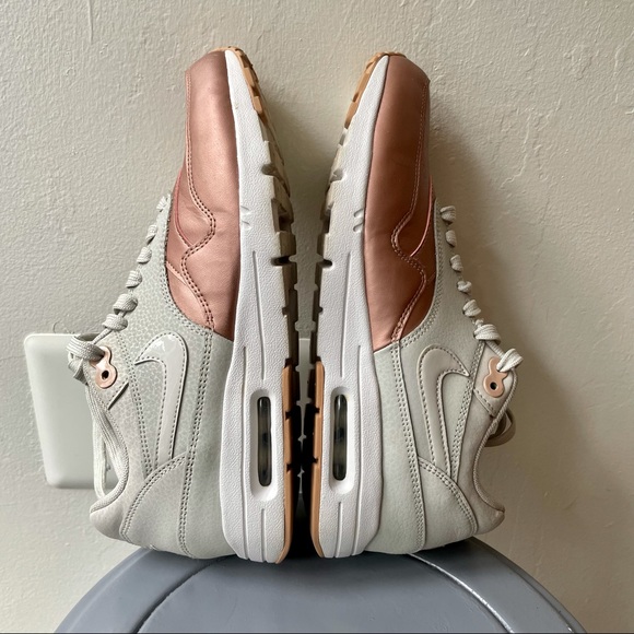 EUC women’s Nike Air Max 1 Ultra SE tan & copper toe! Size 8 - Picture 5 of 9